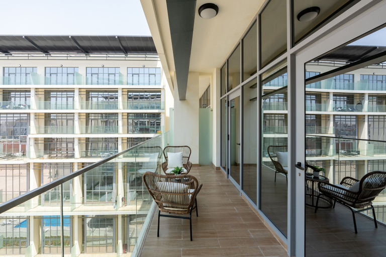 Room 4, Urban 1BR in Masdar City w Pool View Balcony, Abu Dhabi City