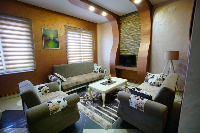 Others 4, Apartman Lazic, Priština
