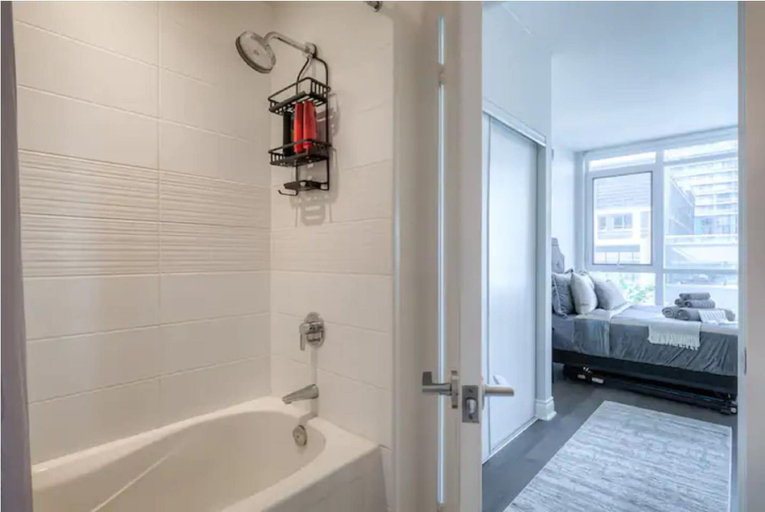 Bathroom 4, Waterfront Majesty Enclaves, Toronto