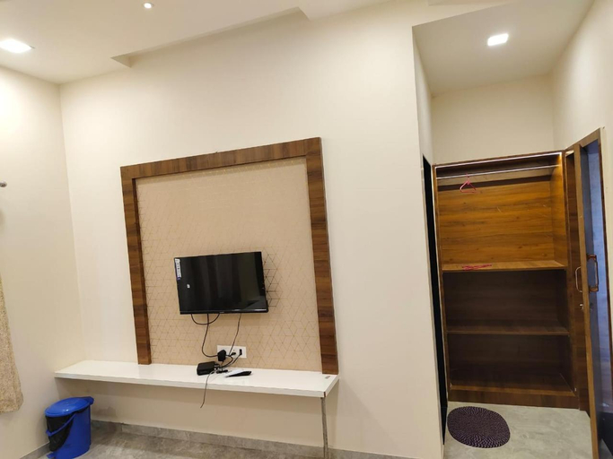Bathroom 3, Hotel Keshar Palace, Ahmadnagar