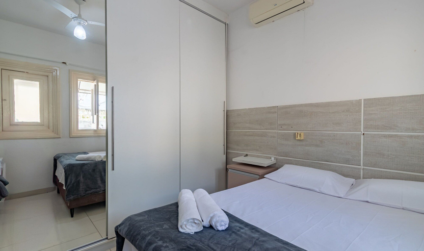 Room, House With Pool and Barbecue Porto S. - BA Flo001, Porto Seguro