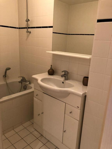 Bathroom, Praline, Haut-Rhin