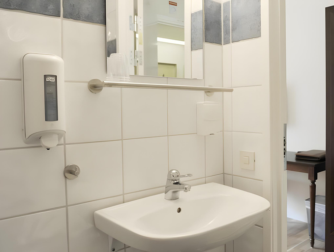 Bathroom 2, Oster Malma Hotel, Nyköping
