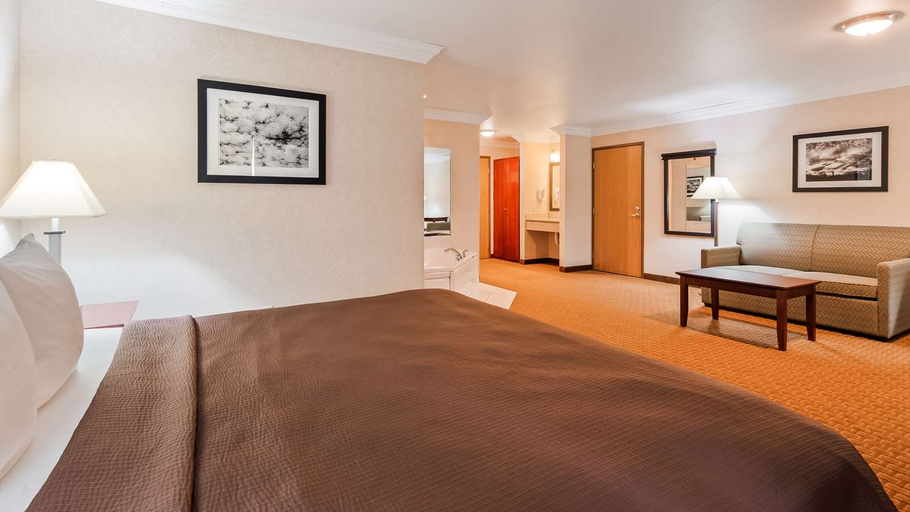 Bedroom 3, Best Western Wittenberg Inn, Shawano