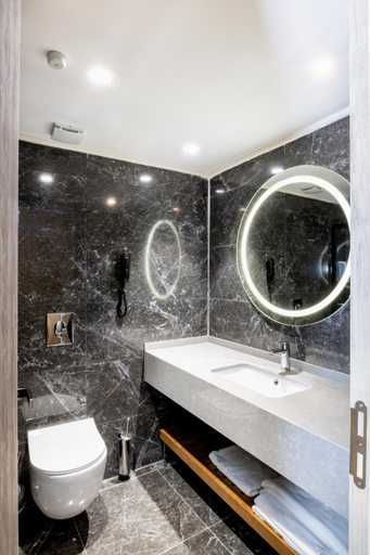 Bathroom 5, Elysee Hotel, Alanya