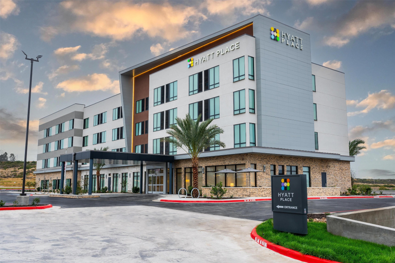 Exterior & Views 2, Hyatt Place Eagle Pass, Maverick