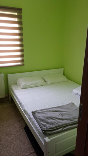 Others 3, Apartman Lazic, Priština