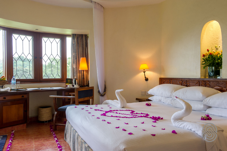 Bedroom 2, Arusha Serena Hotel, Meru