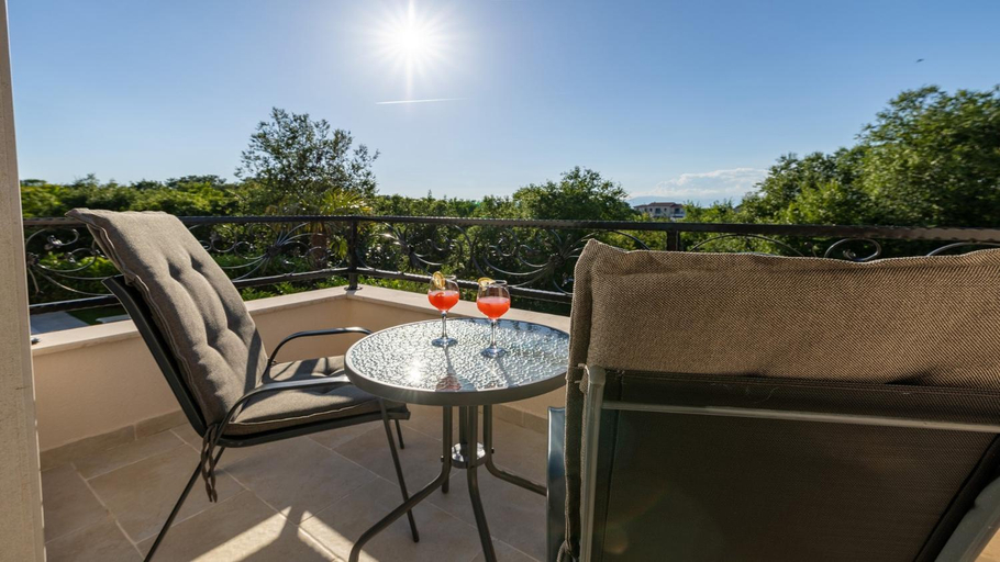 Others 3, Villa Laura, Malinska-Dubašnica