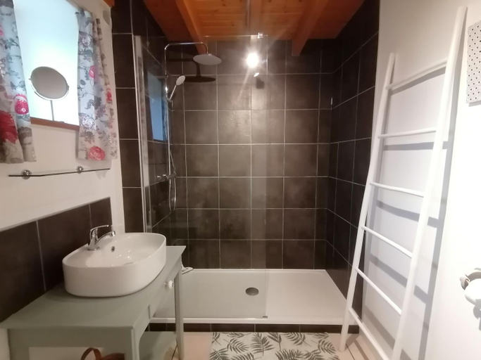 Bathroom 3, La Vieille Gorce Gites in the Vienne, Vienne