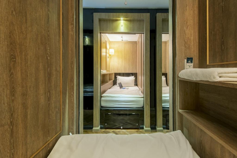 Bedroom 4, The Poshtel Bangkok by Benya, Ratchathewi