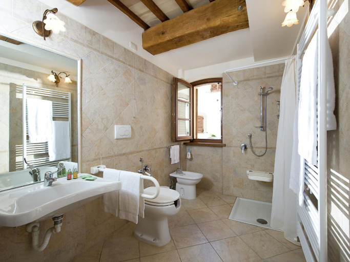 Bathroom 3, Romantic Countryside Escape, Perugia