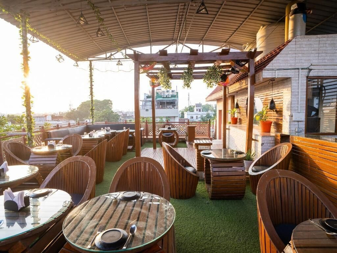 Restaurant 2, MTJ Hotels, Agra