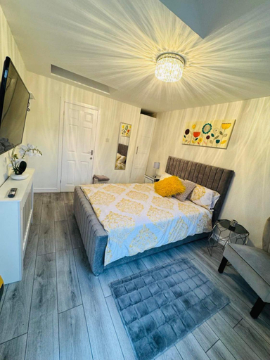 Others 4, Private guest house/Annexe, Trafford