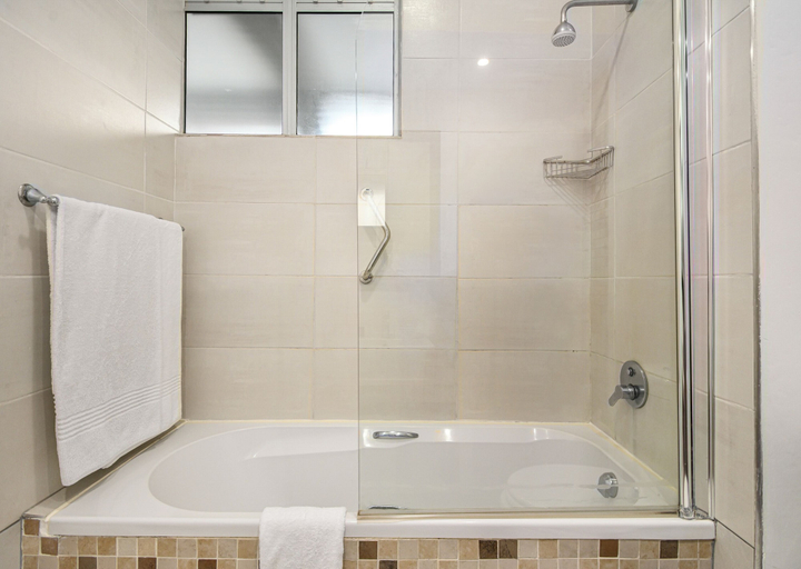 Bathroom 5, Blue Marlin All-Inclusive Seascape by Dream Resorts, Ugu