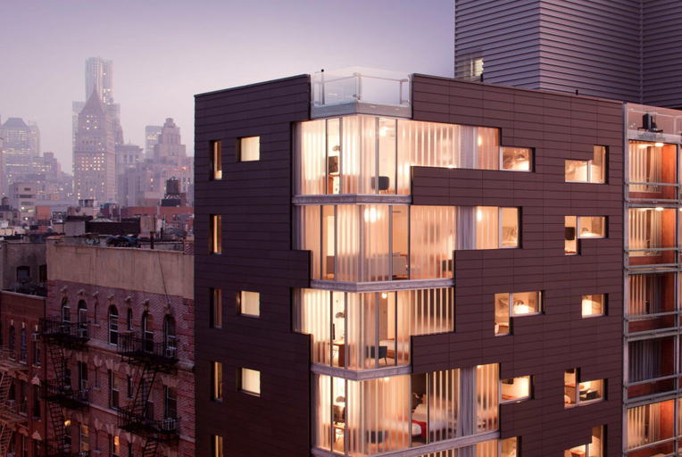 Exterior & Views