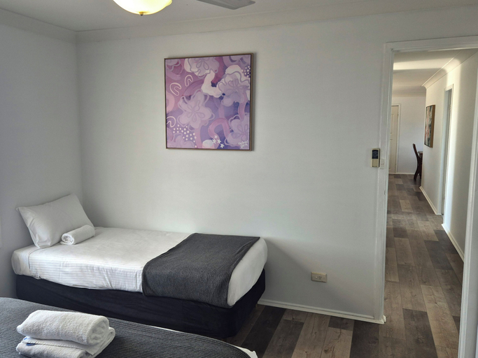Bedroom 3, Tamworth Holiday Park, Tamworth Regional - Pt A