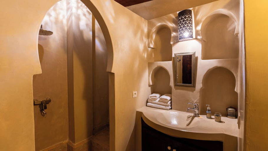 Bathroom 4, Riad Dar Pierre, Fès