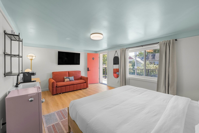Bedroom 2, Ambler Hotel, Saratoga