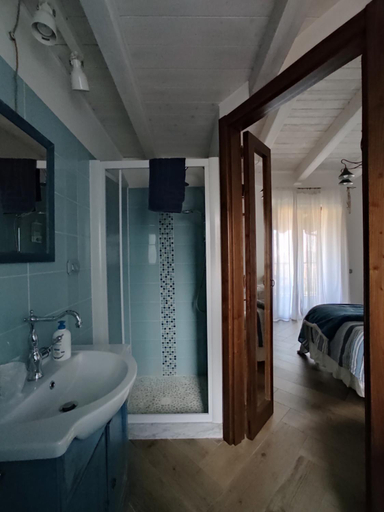 Bathroom 3, Caledonia B&B, Salerno