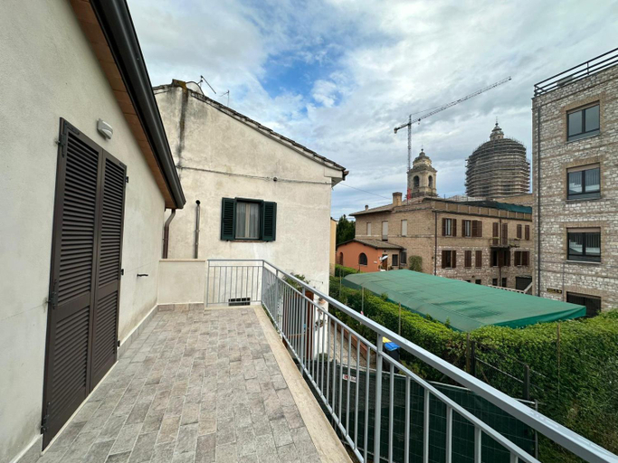 Others 3, Colle Rooms HELIANTHUS, Perugia