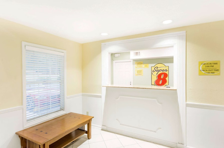 Public Area, Super 8 by Wyndham Statesboro, Bulloch