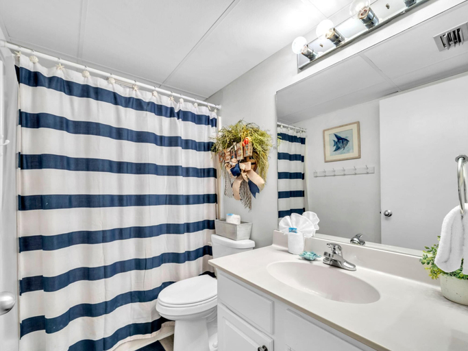 Bathroom 4, Aquavista 202e, Bay