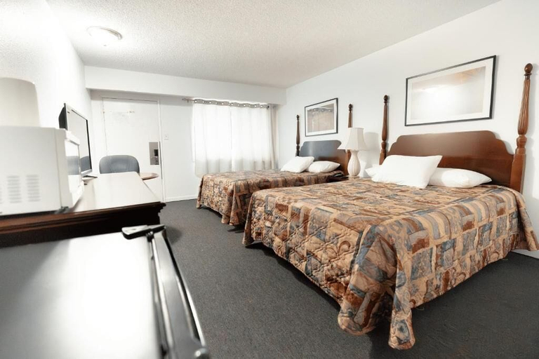 Bedroom 3, Midtown Inn, Division No. 11