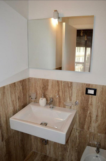 Bathroom 5, Battisti Rooms & Breakfast, Lecce