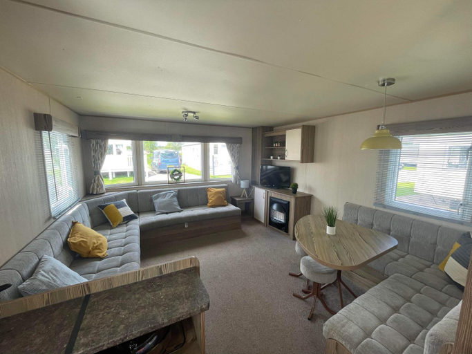 Others 4, Breaks on the Lakes, Lincolnshire