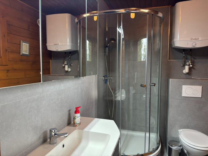 Bathroom 3, Blockhauser auf Reiterhof in Eschede, Celle