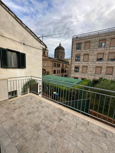 Others 2, Colle Rooms HELIANTHUS, Perugia