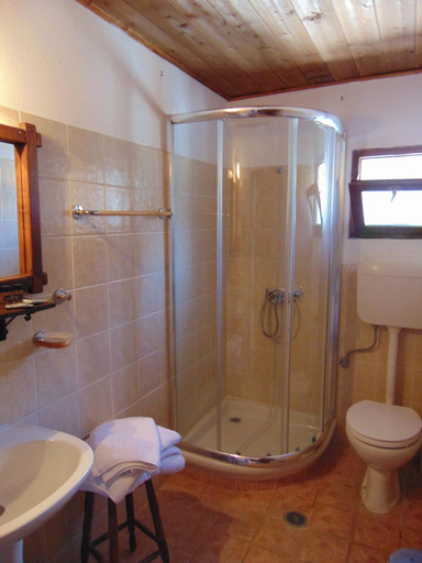 Bathroom 2, Archontiko Parisis, Thessaly