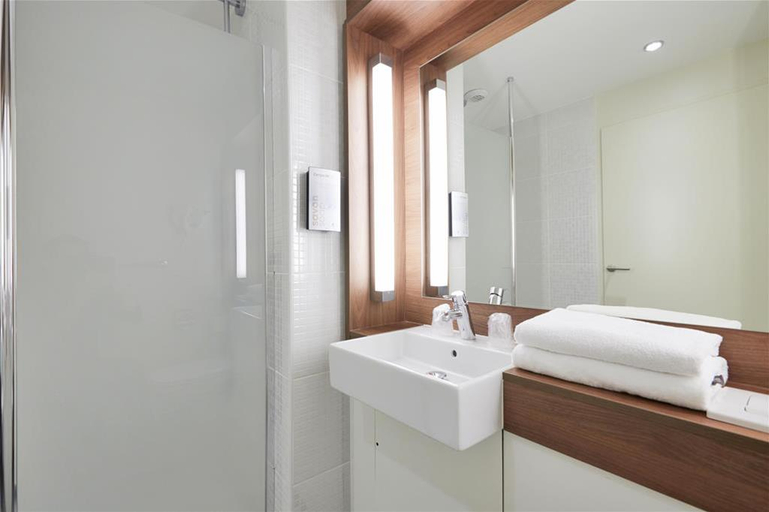 Bedroom 3, Campanile Hotel Lille Euralille, Nord