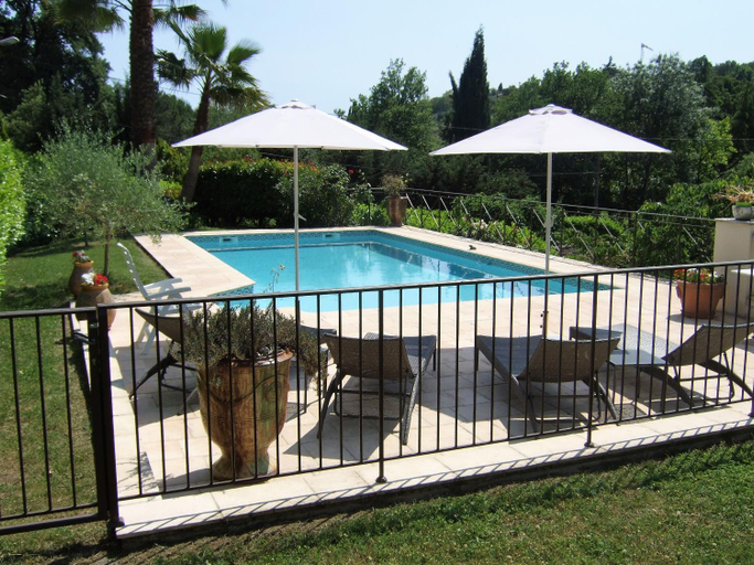 Others 4, AU VALLON ROUGE (Studio), Alpes-Maritimes