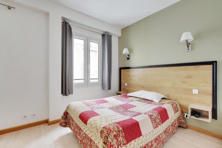 Bedroom 2, Hotel de l'Europe, Paris