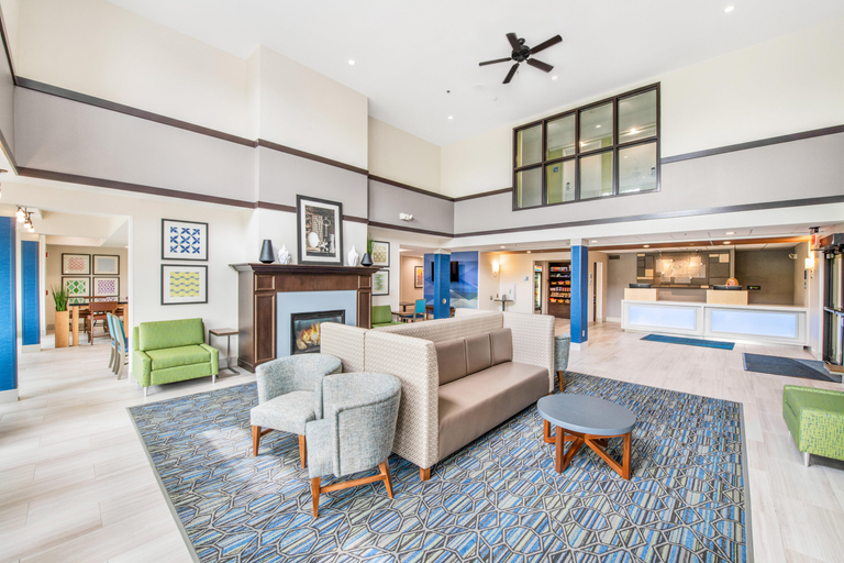 Public Area 2, Holiday Inn Express & Suites DELAFIELD by IHG, Waukesha
