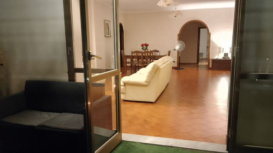 Bedroom 4, House Revolution Style FC, Salerno