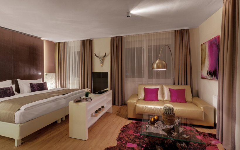 Bedroom 2, Amedia Luxury Suites Graz A Trademark By Wyndham, Graz