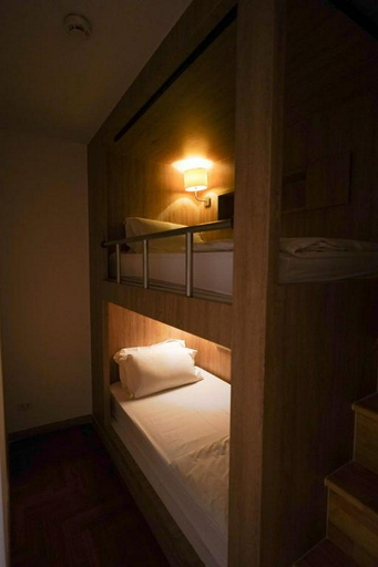 Bedroom 3, The Poshtel Bangkok by Benya, Ratchathewi