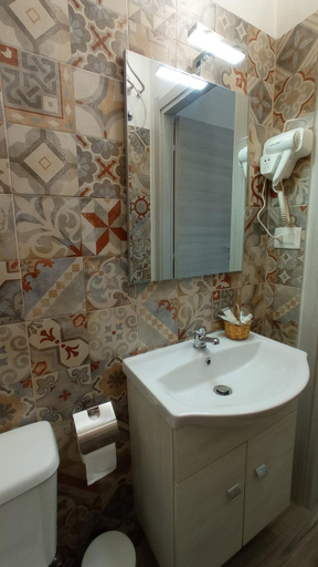 Others 4, Ciccina Rooms, Syracuse