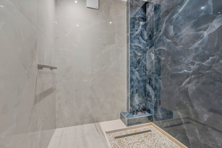 Bathroom 4, Hotel Plaza Berat, Beratit