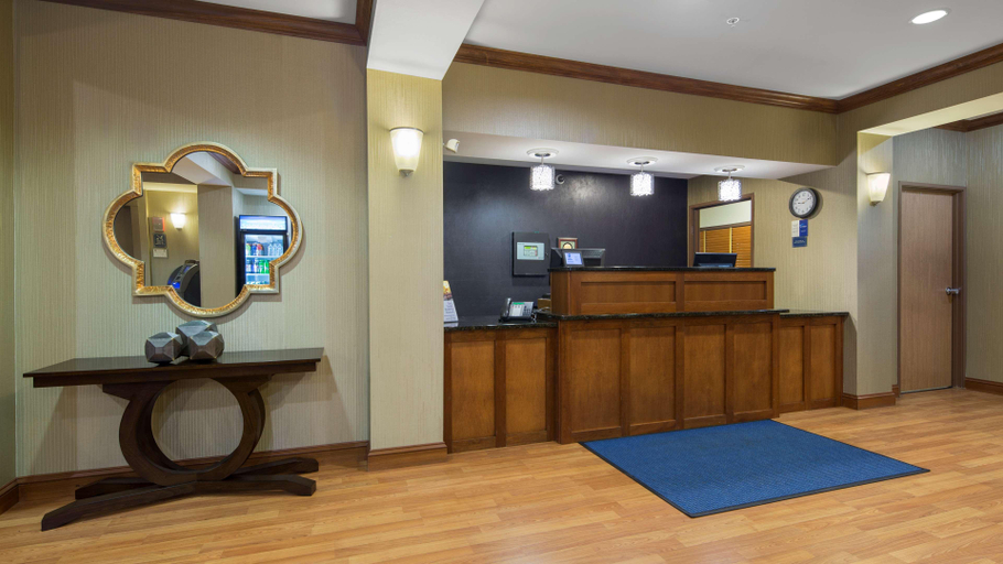 Public Area 2, Bw Legacy Inn & Suites Beloit-South Beloit, Winnebago