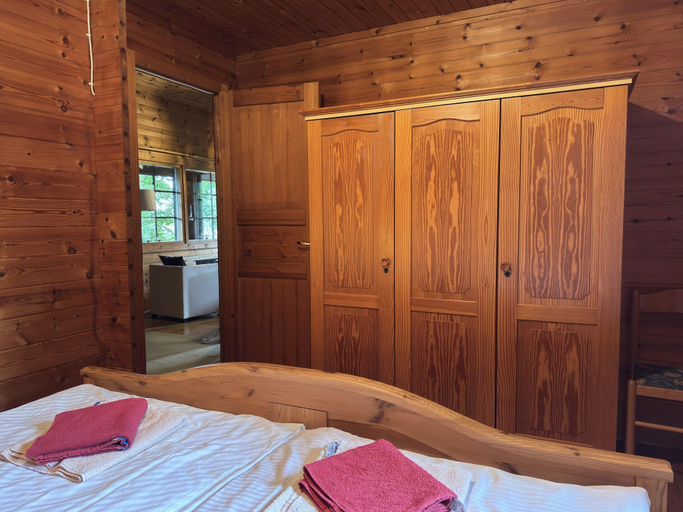 Bedroom 2, Blockhauser auf Reiterhof in Eschede, Celle