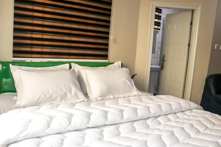 Room 4, The Grange Hotel, Dangbe East