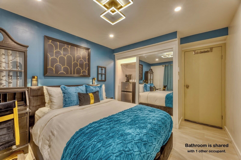 Bedroom 2, Art Deco Broadway Bedroom (with Shared Common Area), Greater Vancouver