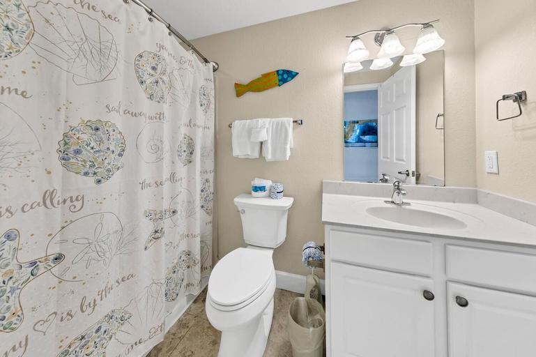 Bathroom 5, Tidewater 2804, Bay