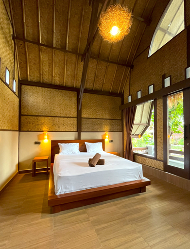 Others 3, Gila House, Lombok