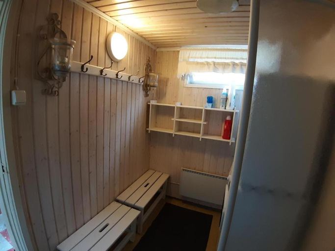 Bathroom 4, Majatalo Varis, Kainuu
