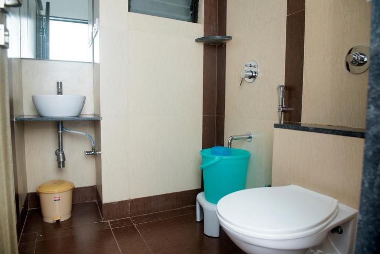 Bathroom 2, Casa Fedora Holiday Home, Pune